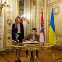 Die hessische Landtagspräsidentin Astrid Wallmann empfängt Olena Wolodymyriwna Selenska. Die hessische Landtagspräsidentin Astrid Wallmann empfängt Olena Wolodymyriwna Selenska.