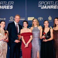 v.l. Sportlerin des Jahres Darja Varfolomeev (Rhythmische Sportgymnastik), Sportler des Jahres Oliver Zeidler (Rudern), Mannschaft des Jahres, 3x3 Basketball Frauen, Elisa Mevius, Sonja Greinacher, Svenja Brunckhorst, Marie Reicher
Baden-Baden, 15.12.2024, Sportler des Jahres 2024