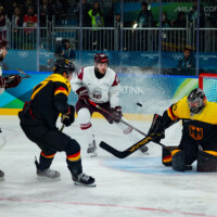 v.l. Philipp Grubauer (GER)Eishockey Männer am 14.02.2026 Deutschland vs. Lettland - Vorrunde - Gruppe C bei den Olympischen Winterspielen Mailand (Milano/Cortina) in Mailand, Italien.