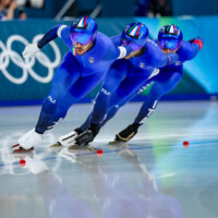 Davide Ghiotto (ITA), Andrea Giovannini (ITA), Michele Malfatti (ITA) am 15.02.2026 im Eisschnelllauf Manschaftsverfolgung der Männer bei den Olympischen Winterspielen Mailand (Milano/Cortina) in Mailand, Italien.
